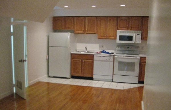 23 Snow Hill St. unit 10